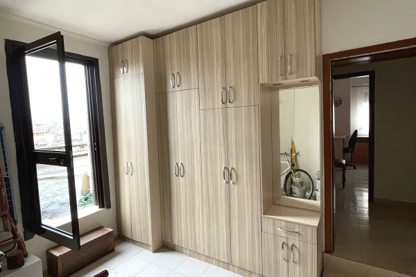 Shtepi me qera Apartament ne Tirane, 2+1, Mobilimi E mobiluar, Pagesa 60,000  Leke.