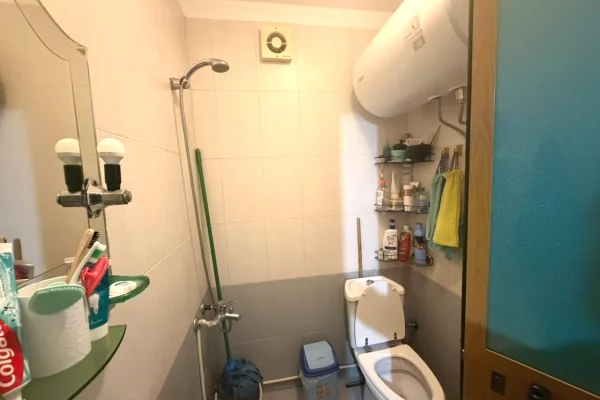 Shtepi ne shitje Apartament ne Tirane, 2+1, Mobilimi Pjeserisht e mobiluar, Pagesa 17,000,000  Leke.
