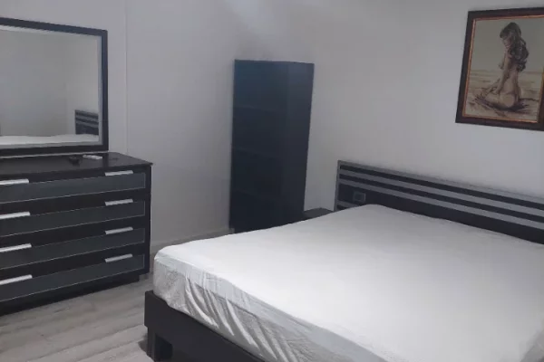 Shtepi me qera Vila Luksoze ne Tirane, 2+1, Mobilimi E mobiluar, Pagesa 65,000  Leke.