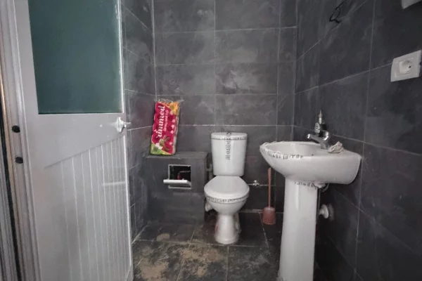 🏢 JEPET ME QIRA AMBIENT BIZNESI – KOPSHTI BOTANIK - 1,200 Euro