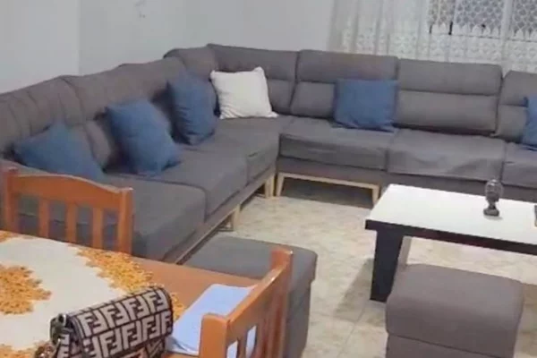 Shtepi me qera Apartament ne Tirane, 2+1, Mobilimi E mobiluar, Pagesa 70,000  Leke.