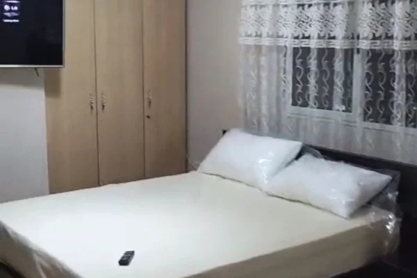 Shtepi me qera Apartament ne Tirane, 2+1, Mobilimi E mobiluar, Pagesa 70,000  Leke.