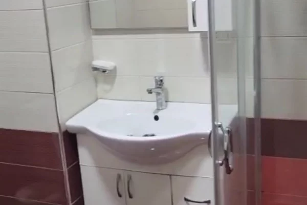 Shtepi me qera Apartament ne Tirane, 2+1, Mobilimi E mobiluar, Pagesa 70,000  Leke.