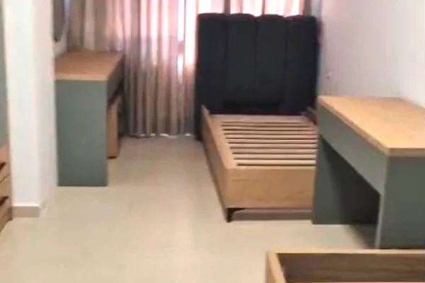 Shtepi me qera Apartament ne Tirane, 2+1, Mobilimi E mobiluar, Pagesa 85,000  Leke.