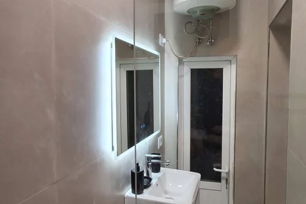 Shtepi me qera Vila Luksoze ne Tirane, 1+1, Mobilimi E mobiluar, Pagesa 65,000  Leke.