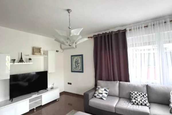 Shtepi me qera Apartament ne Tirane, 1+1, Mobilimi E mobiluar, Pagesa 70,000  Leke.