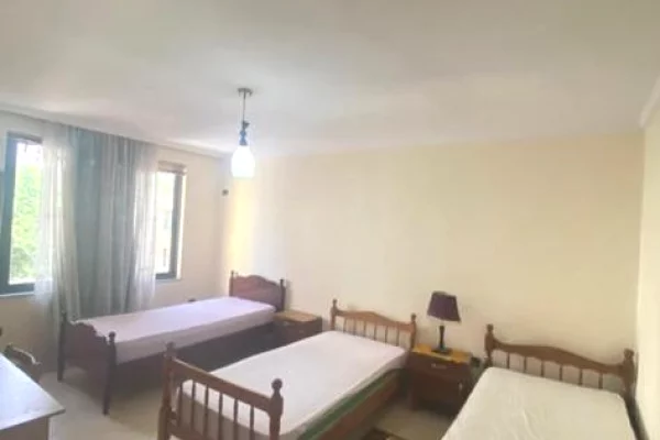 Shtepi me qera Apartament ne Tirane, 2+1, Mobilimi E mobiluar, Pagesa 50,000  Leke.