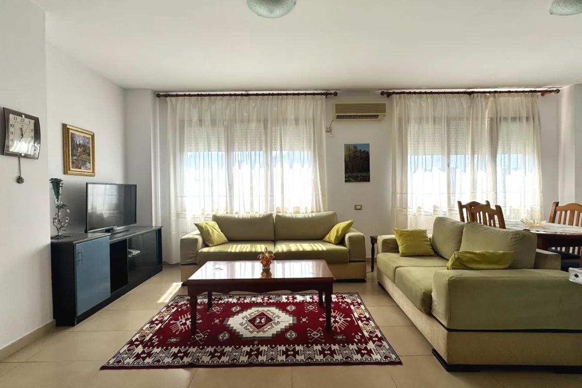 Appartamento in affitto a Tirana 2+1, Arredato