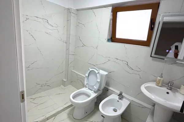 Villa di lusso in affitto a Tirana 2+1, Arredato
