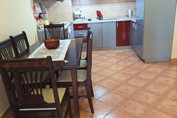 Shtepi me qera Apartament ne Tirane, 1+1, Mobilimi E mobiluar, Pagesa 600  Euro.