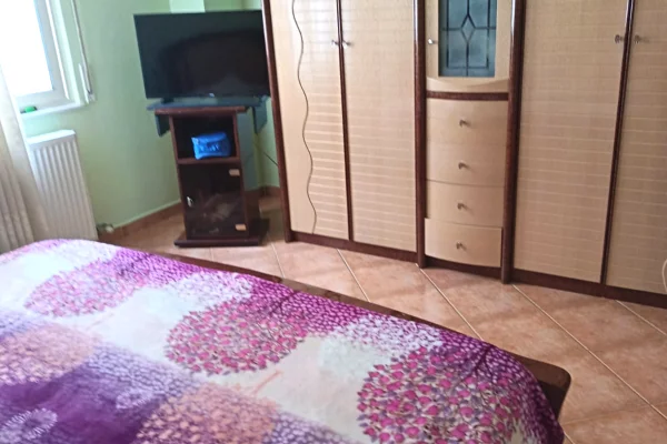 Shtepi me qera Apartament ne Tirane, 1+1, Mobilimi E mobiluar, Pagesa 600  Euro.