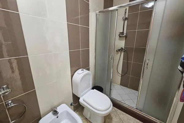 Appartamento in affitto a Tirana 2+1, Arredato