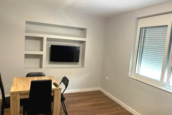 Shtepi me qera Apartament ne Tirane, 1+1, Mobilimi E mobiluar, Pagesa 65,000  Leke.