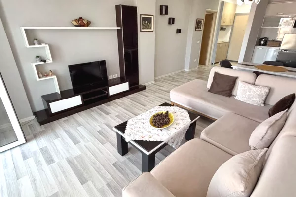 Shtepi me qera 2+1 ne Tirane - 55,000 Leke