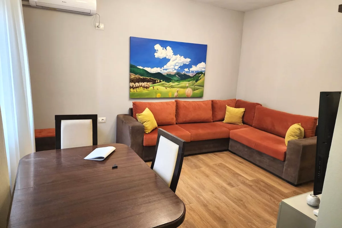 Shtepi me qera Apartament ne Tirane, 1+1, Mobilimi E mobiluar, Pagesa 60,000  Leke.