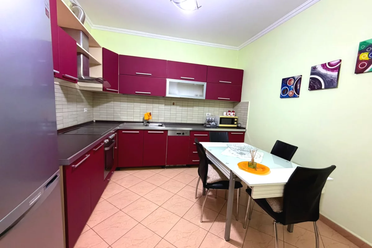 Shtepi me qera Apartament ne Tirane, 2+1, Mobilimi E mobiluar, Pagesa 75,000  Leke.