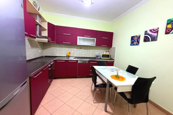 Shtepi me qera 2+1 ne Tirane - 75,000 Leke