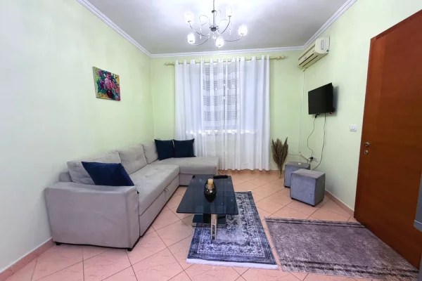 Shtepi me qera Apartament ne Tirane, 2+1, Mobilimi E mobiluar, Pagesa 75,000  Leke.