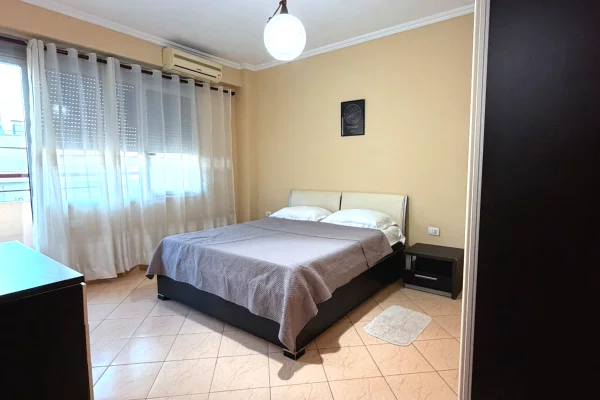 Shtepi me qera Apartament ne Tirane, 2+1, Mobilimi E mobiluar, Pagesa 75,000  Leke.
