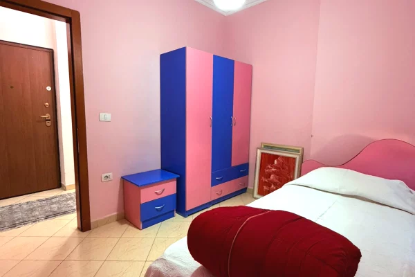 Shtepi me qera Apartament ne Tirane, 2+1, Mobilimi E mobiluar, Pagesa 75,000  Leke.