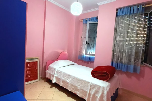 Shtepi me qera Apartament ne Tirane, 2+1, Mobilimi E mobiluar, Pagesa 75,000  Leke.