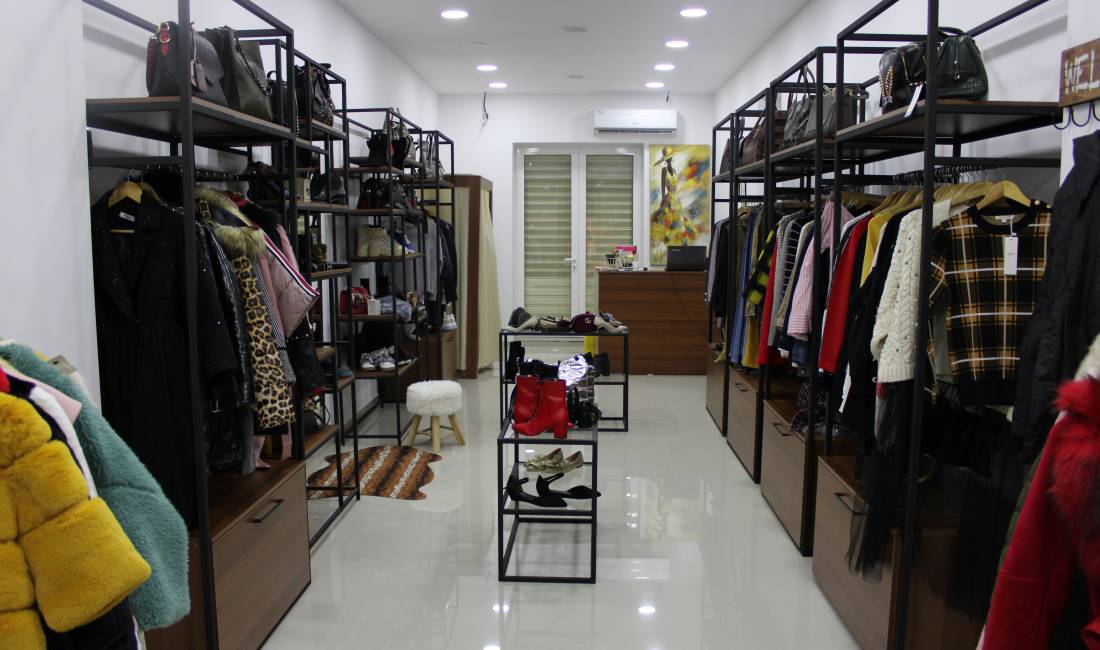 mobilje butiku ne shitje