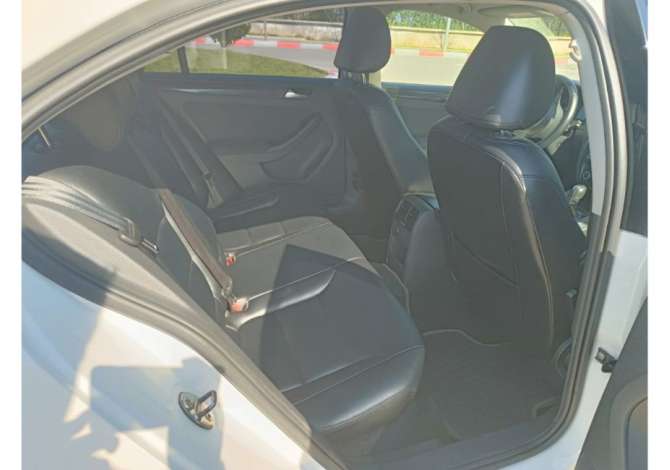 Jepet me qera Volkswagen Jetta duke filluar nga 40 euro dita