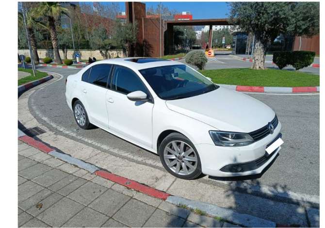 Jepet me qera Volkswagen Jetta duke filluar nga 40 euro dita
