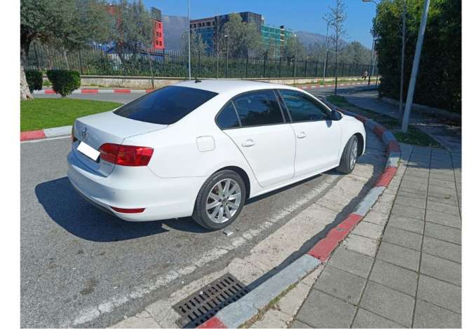 Jepet me qera Volkswagen Jetta duke filluar nga 40 euro dita