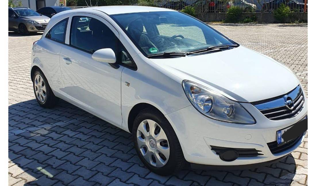 Jepet makina Opel korsa duke filluar nga 20 euro dita