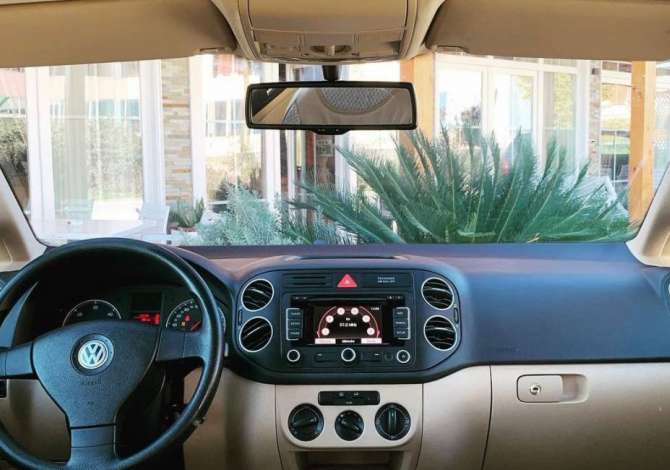 Jepet makina Golf 5 plus 2.0 automat me qera duke filluar nga 50 euro dita