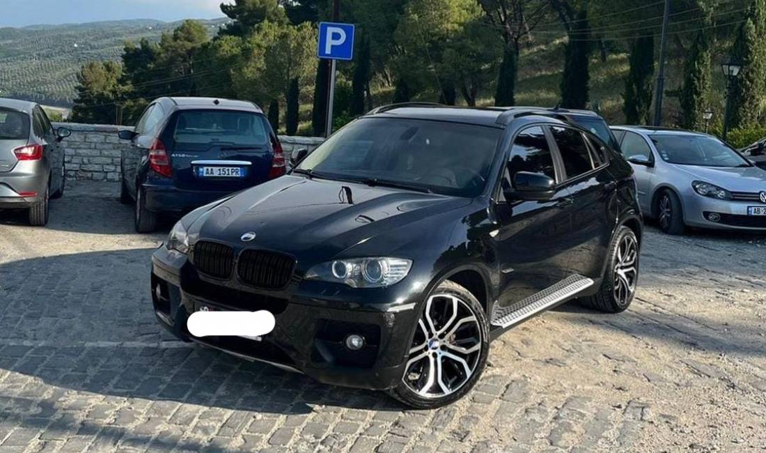 Jepet me qera makina BMW X6 me 150 euro dita