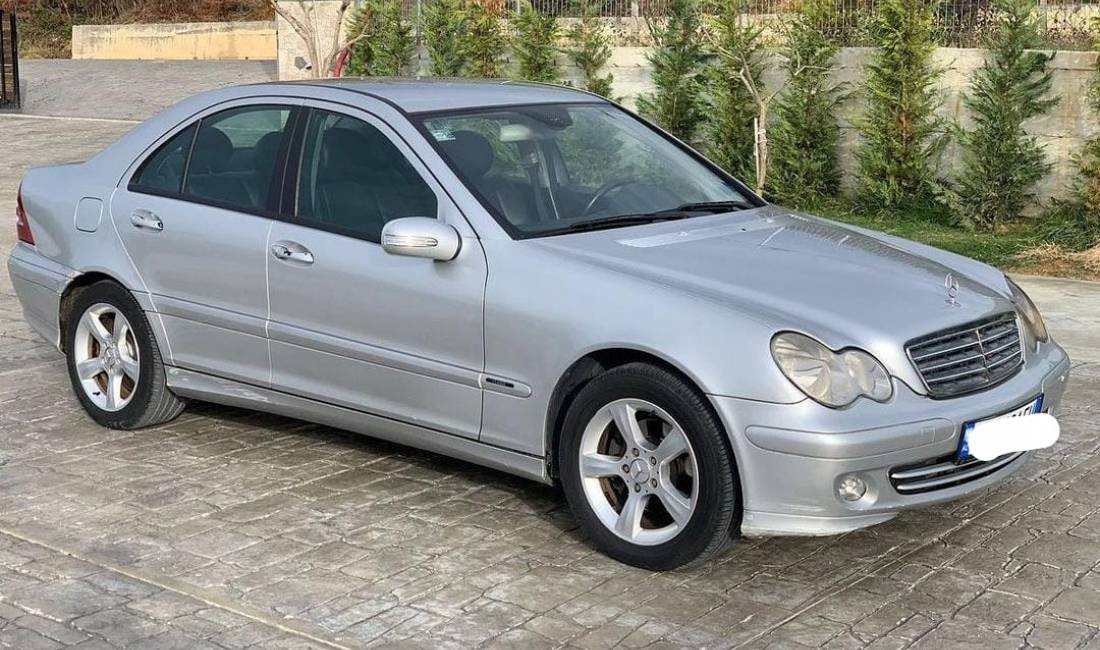 Jepet me qera Mercedes Benz me 35 euro dita