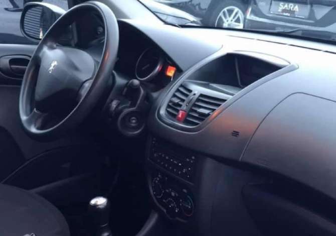 Jepet makina me qera Peugeot per vetem 30 euro dita