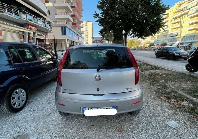Jepet me qera ditore makina Fiat Punto per vetem 30 euro dita