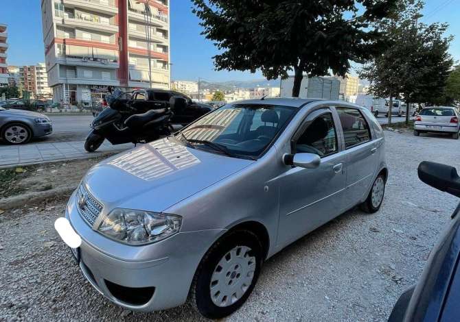 Jepet me qera ditore makina Fiat Punto per vetem 30 euro dita