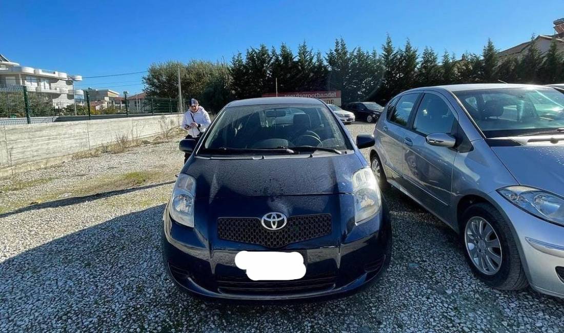 Jepet me qera makina Toyota Yaris per vetem 30 euro dita
