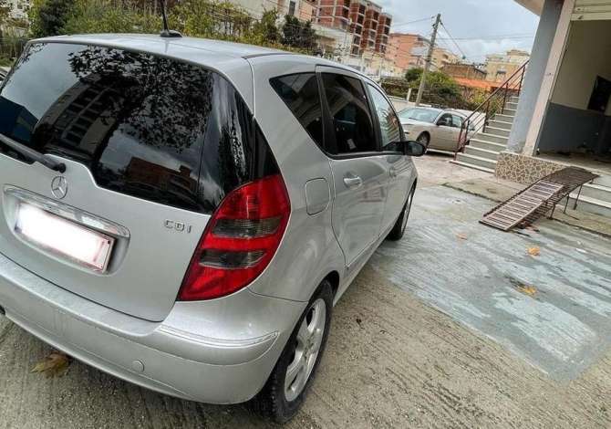 Jepet makine me qera Mercedes A Class per vetem 30 euro