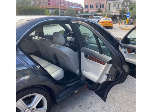 Noleggio Auto a Tirana - 45 Euro