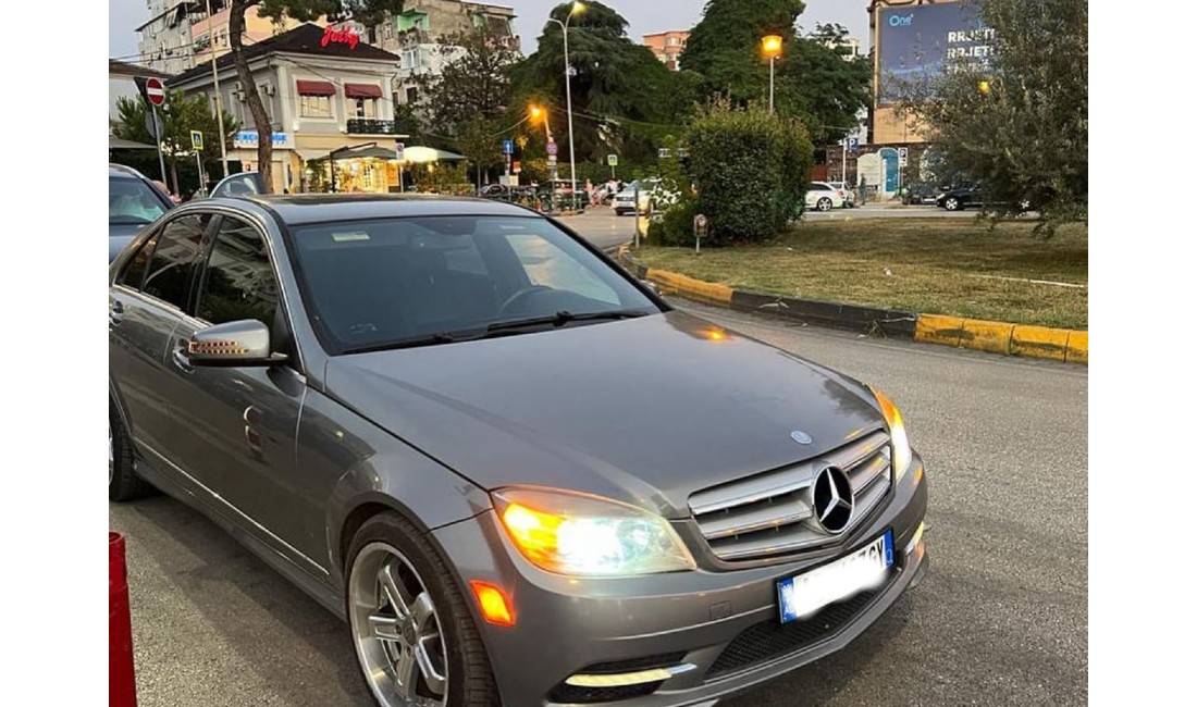 Jepet me qera Mercedez-Benz CC duke filluar nga 45 euro dita