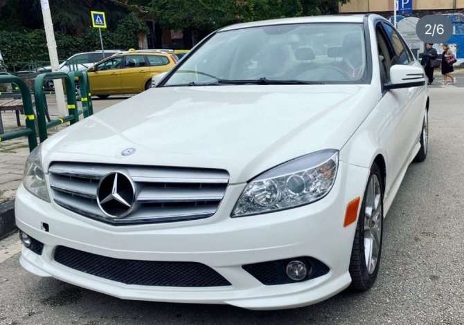 Jepet me qera ditore Mercedez-Benz 300 CC duke filluar nga 45 euro dita