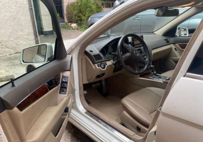 Noleggio Auto a Tirana - 45 Euro