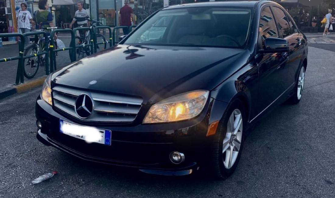 Jepet me qera ditore Mercedez-Benz 300 CC duke filluar nga 45 euro