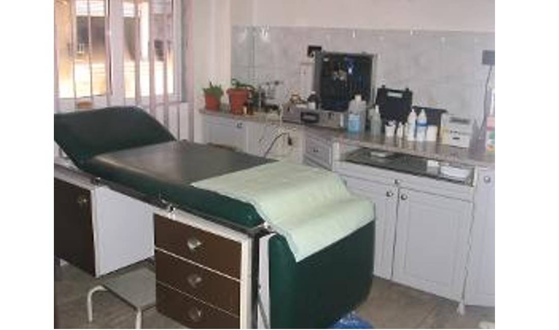 Klinika ofron vizita dhe trajtime mjekesore per semundjet: Vena Varcisosum, Tromboflebite, Flebite, Edeme, Plogeshti e anesive etj.