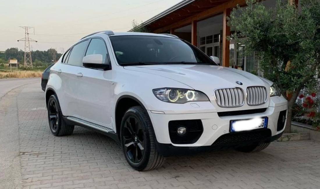 Makina me qera  BMW X6 me qera duke filluar nga 90 euro dita 