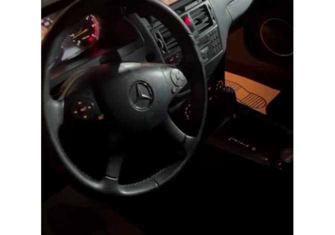 Jepet me qera Mercedez-Benz duke filluar nga 50 euro dita 