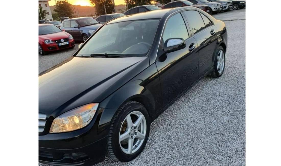  Jepet me qera Mercedes-Benz E-Class Evo duke filluar nga 40 euro dita