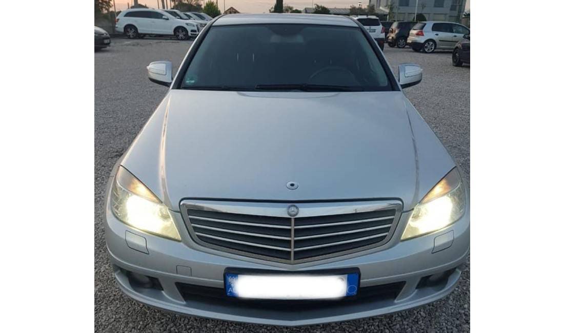 Jepet me qera Mercedez-Benz C200 duke filluar nga 40 euro dita