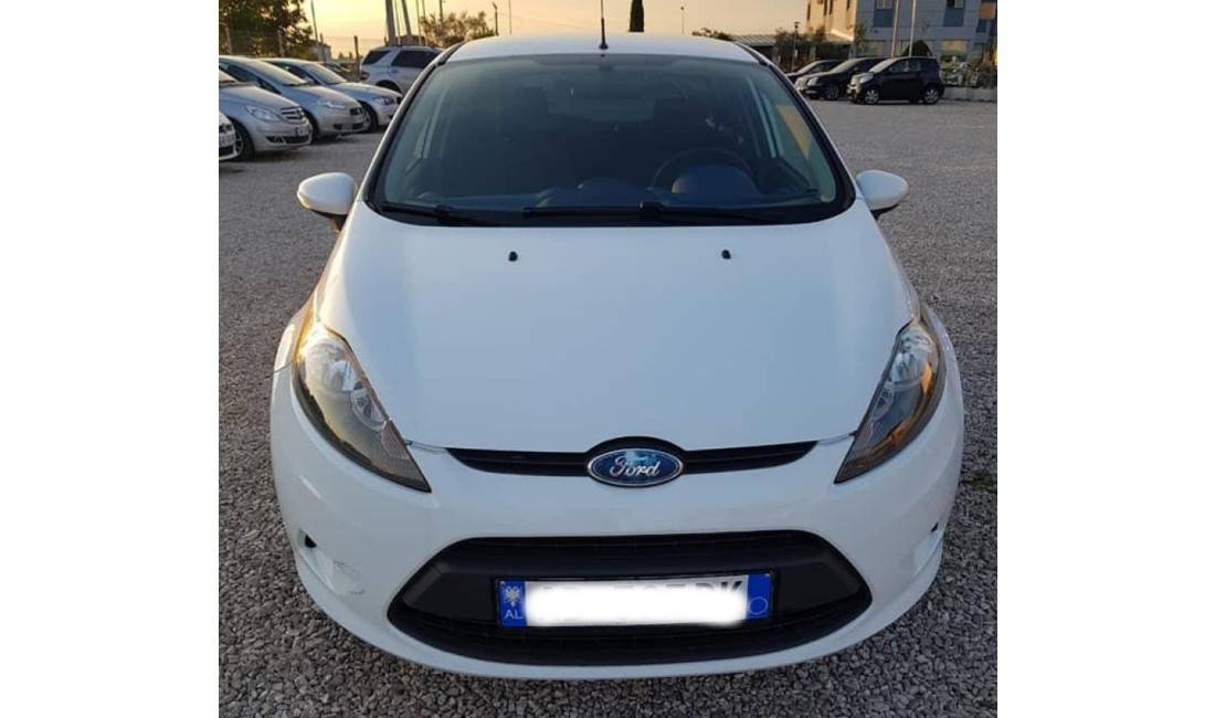 Jepet me qera Ford Fiesta  duke filluar nga 25 euro dita 