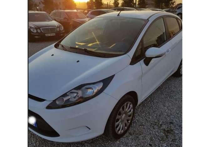 Jepet me qera Ford Fiesta  duke filluar nga 25 euro dita 